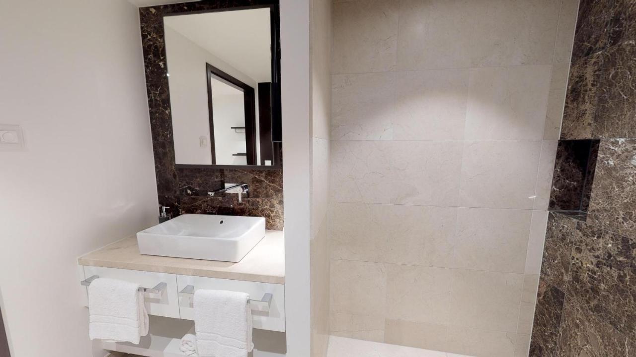 White Pearl 1.08 Apartment